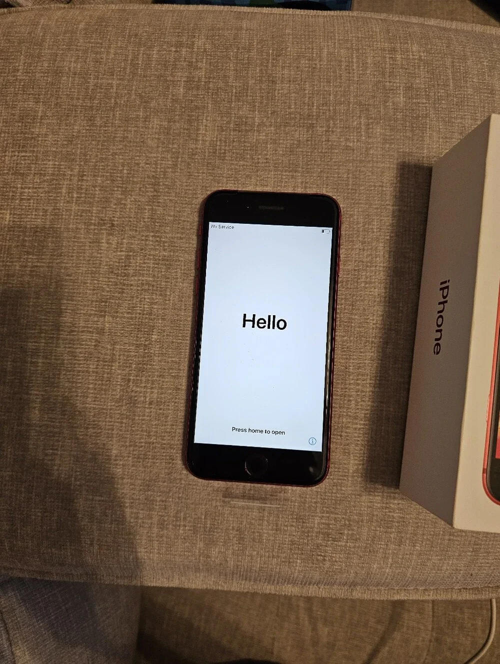 Apple iPhone SE Red with EarPods and Charger Locked
